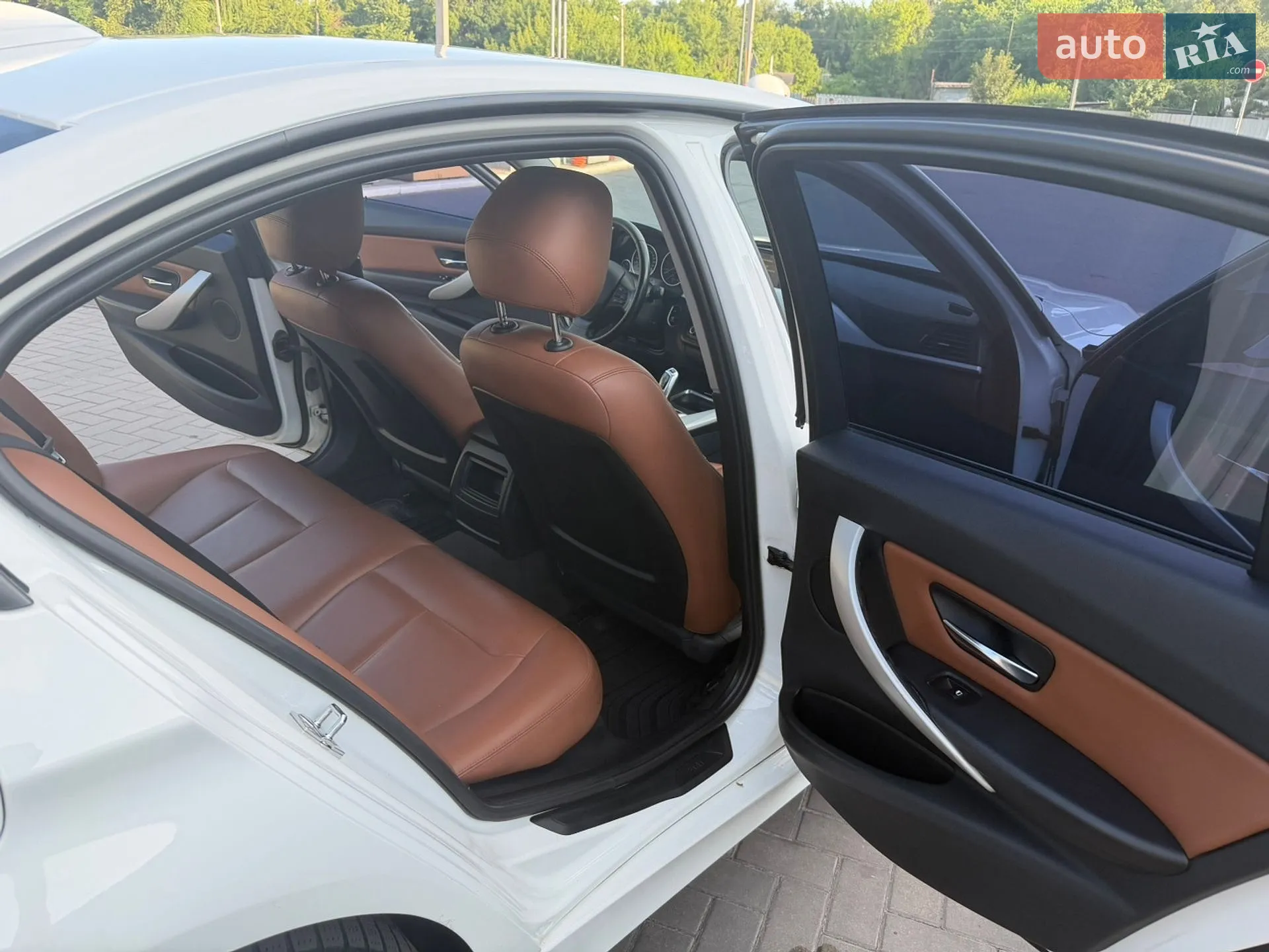 2012 BMW 3er - мініатюра 12