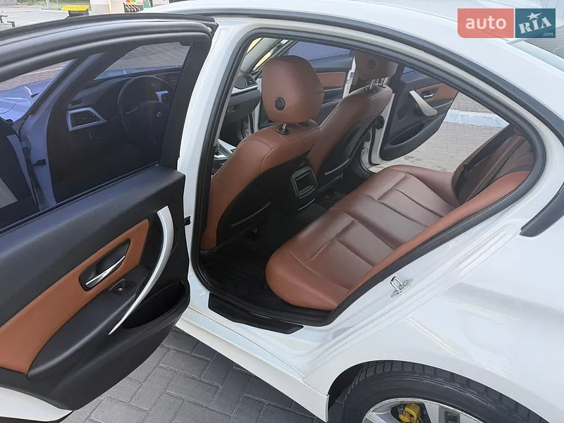 BMW 3 Series 2012 VIN WBA3B11040J403787 фото оголошення 14 з 46