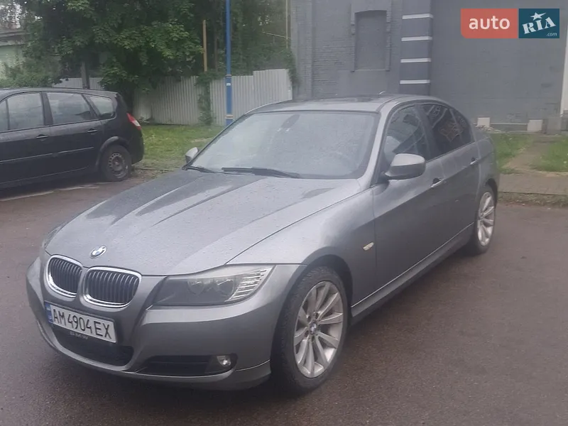 BMW 3 Series 2011