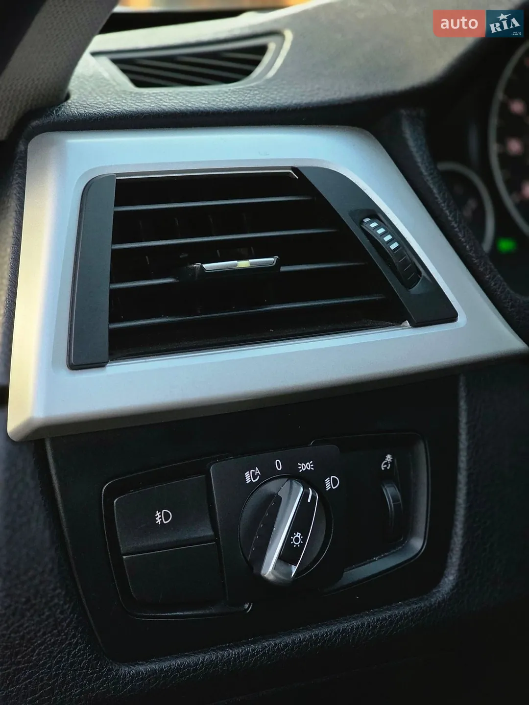 2012 BMW 3er - мініатюра 30