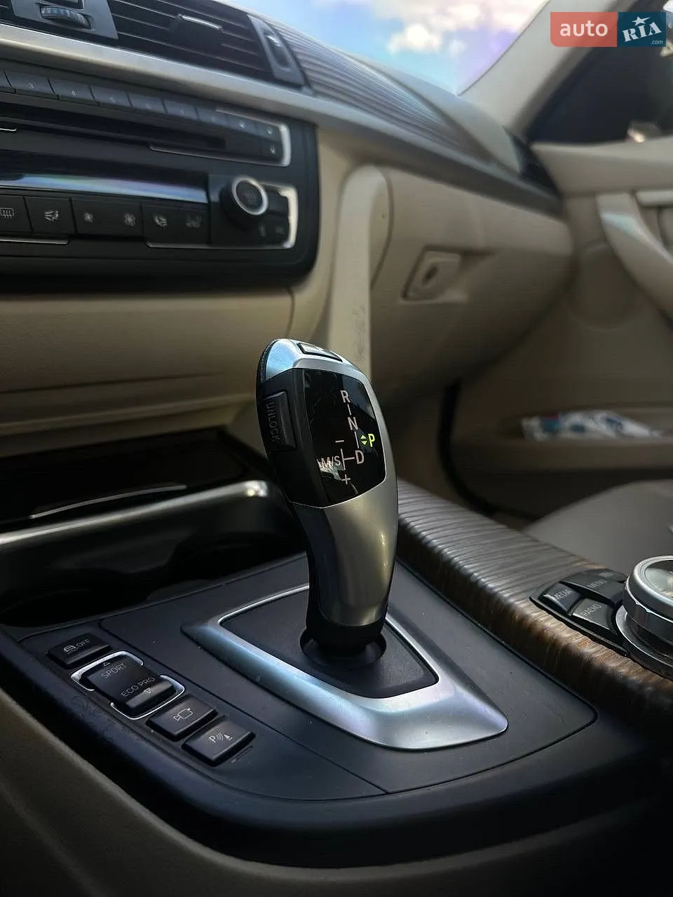 2012 BMW 3er - мініатюра 16