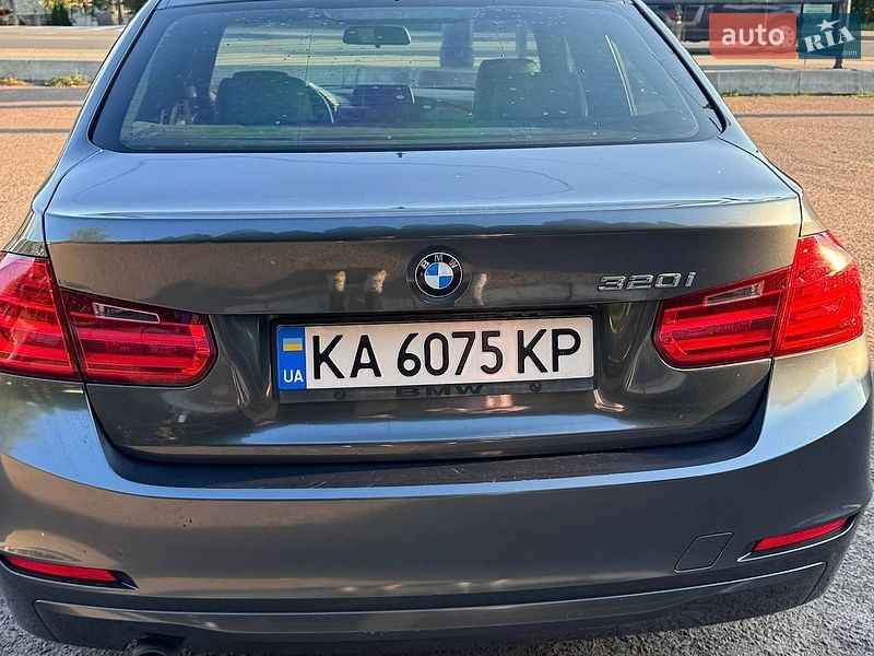 Седан BMW 3 Series 2015 в Чернигове