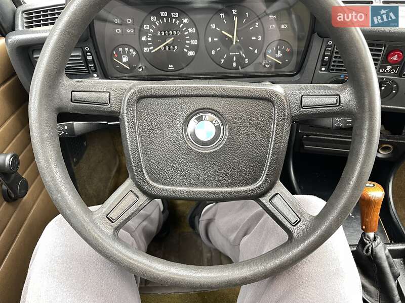Седан BMW 315 1983 в Харькове