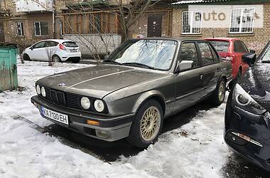 Седан BMW 318 1988 в Киеве