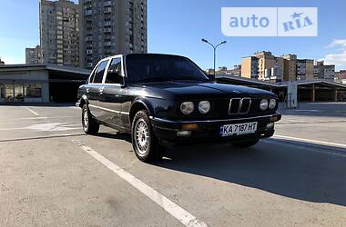 Седан BMW 318 1986 в Києві