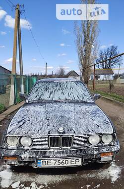 Седан BMW 325 1985 в Казанке
