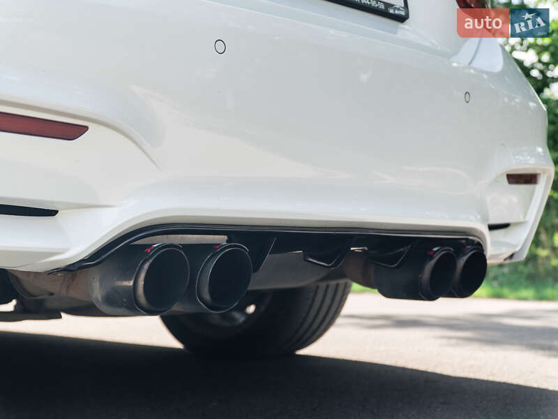 Кабріолет BMW 4 Series 2015 в Ужгороді