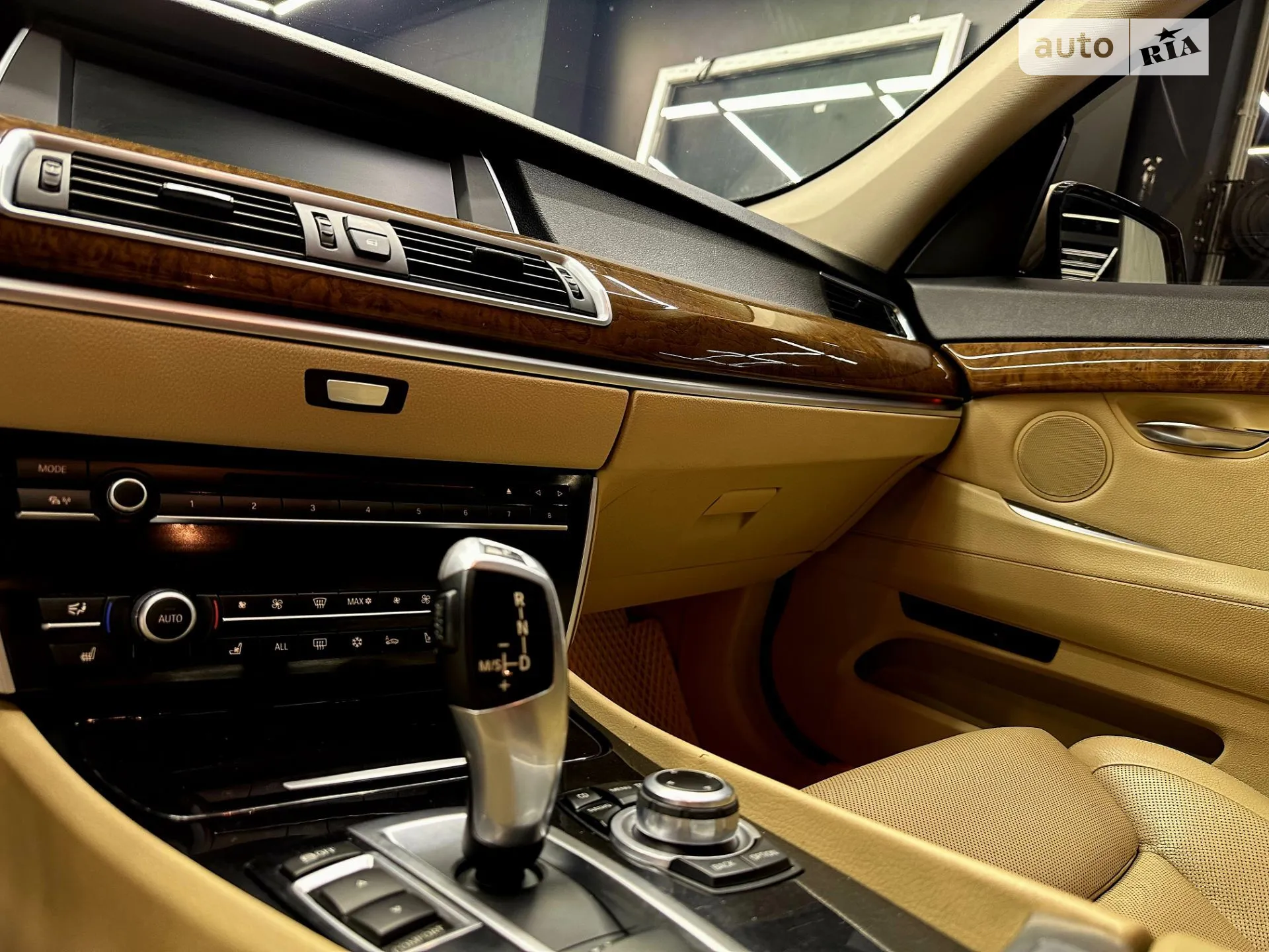 2011 BMW 5er - мініатюра 14