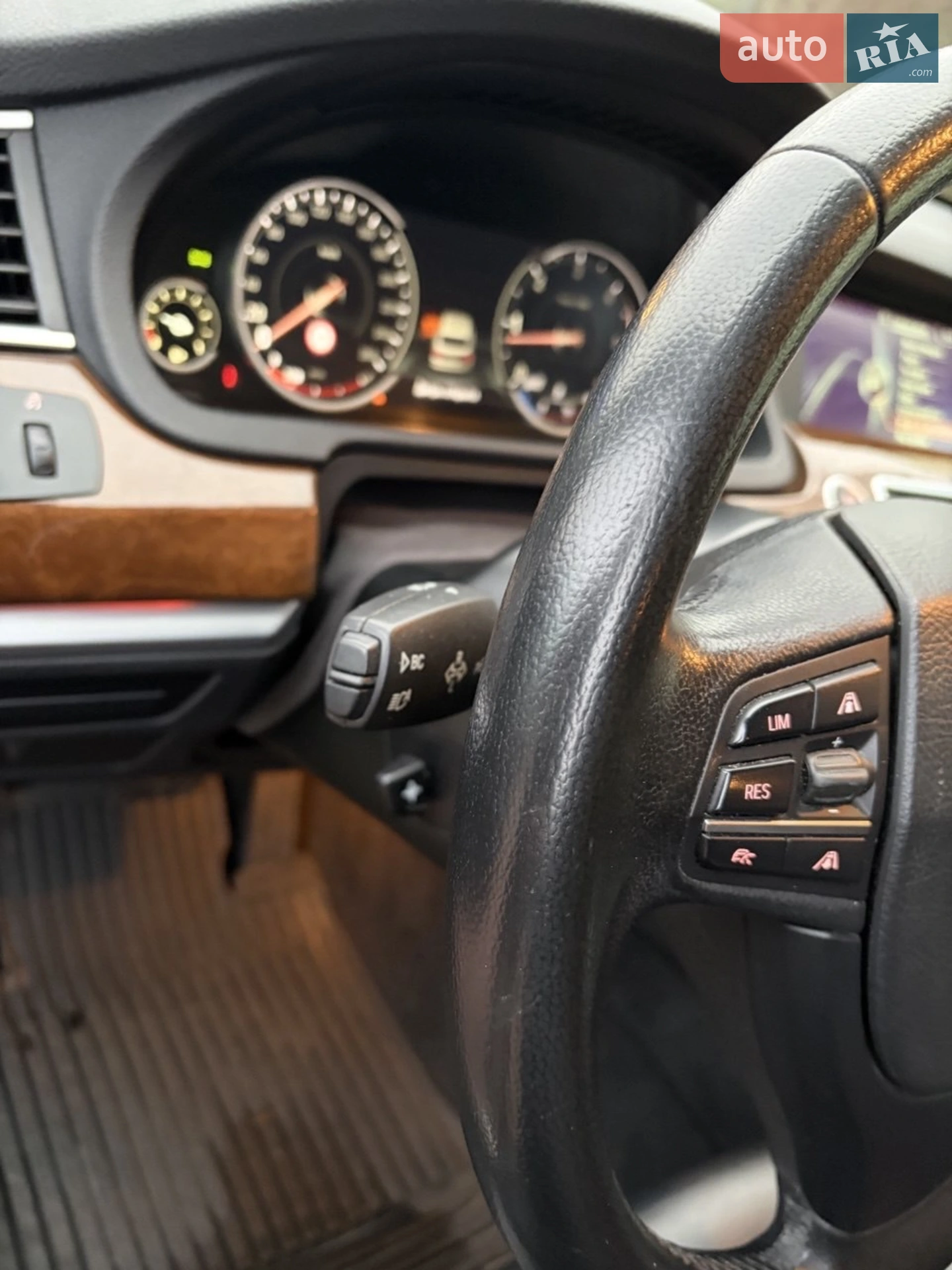 2013 BMW 5er - мініатюра 21