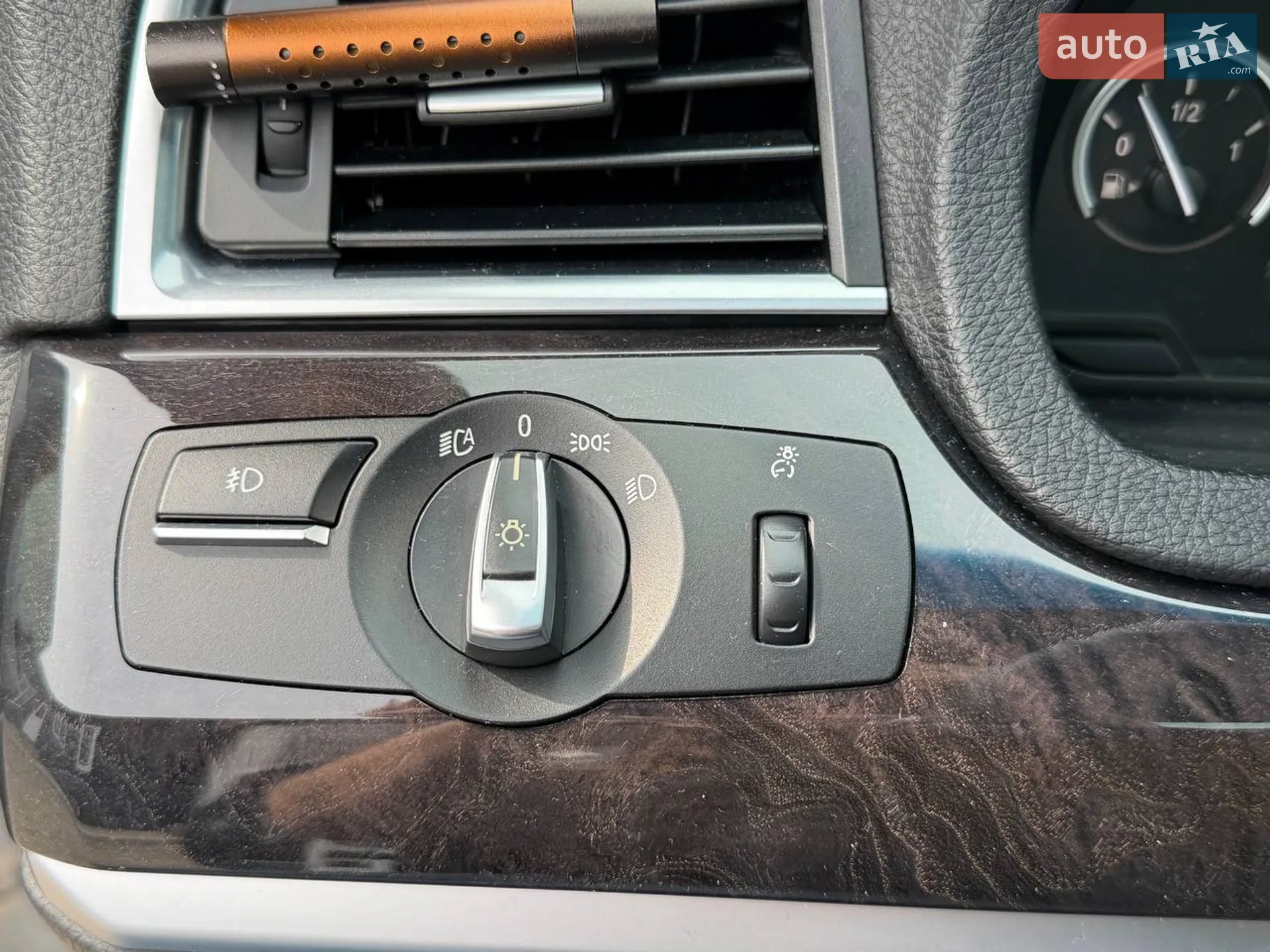 2012 BMW 5er - мініатюра 18
