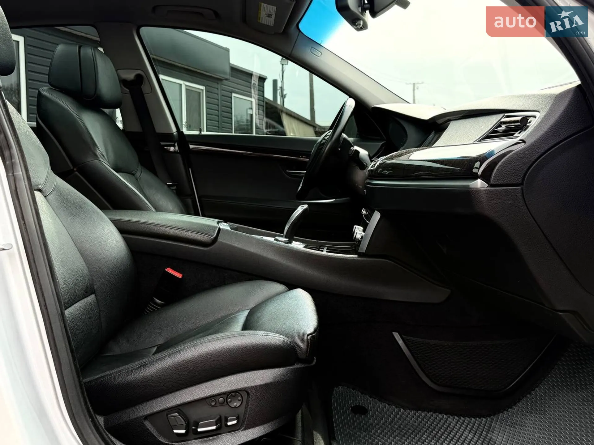 2012 BMW 5er - мініатюра 41
