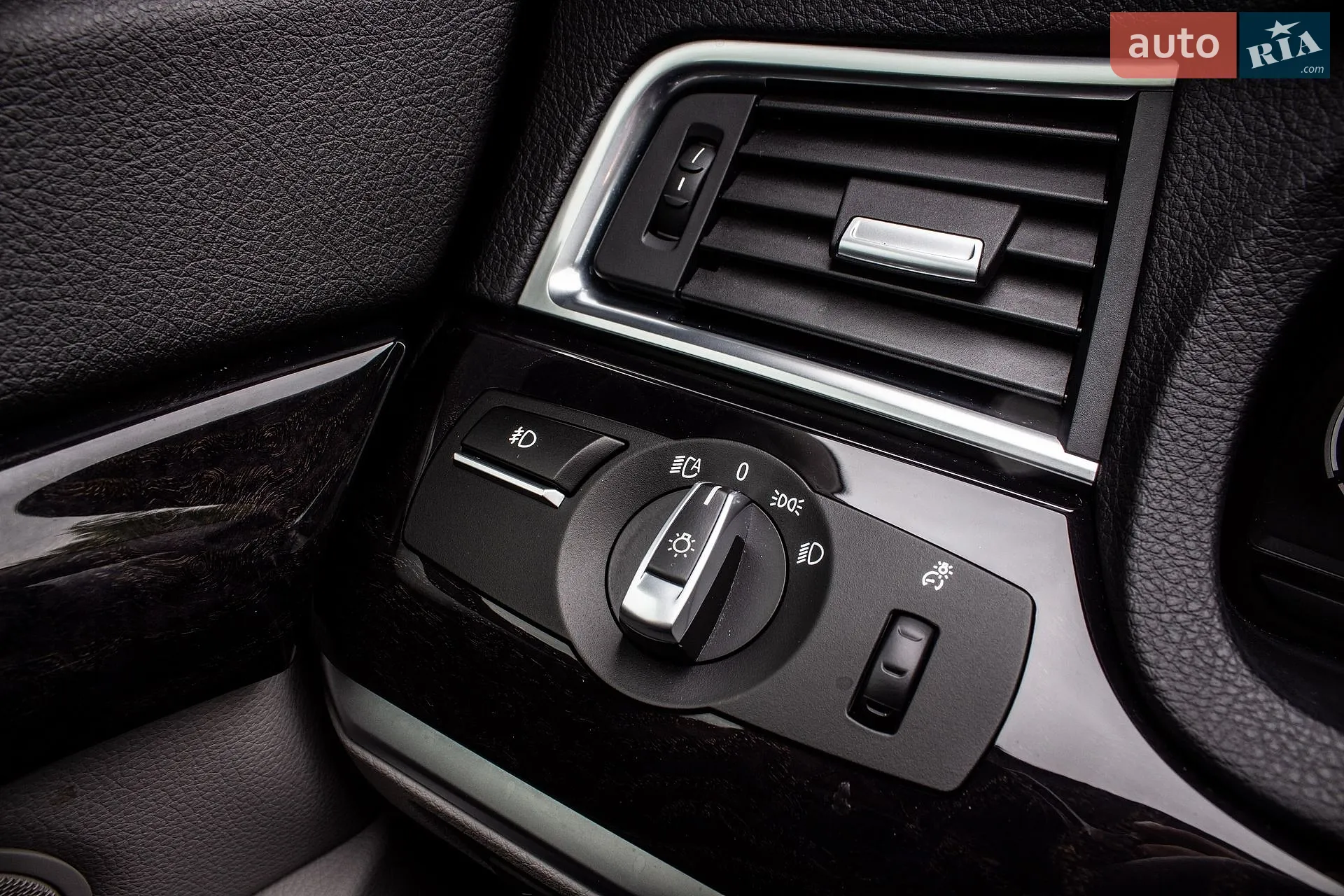 2012 BMW 5er - мініатюра 61
