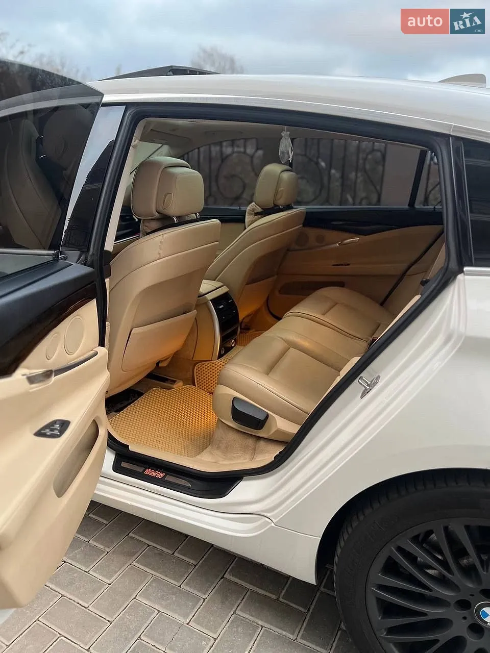 2010 BMW 5er - мініатюра 10
