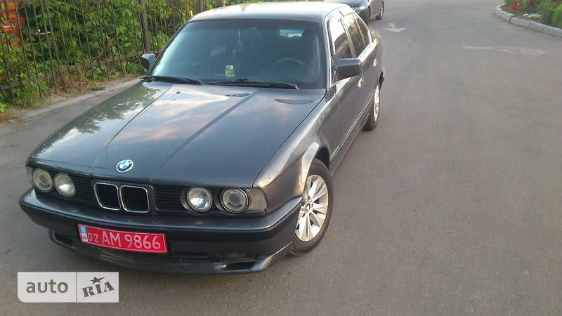 Седан BMW 5 Series 1990 в Виннице