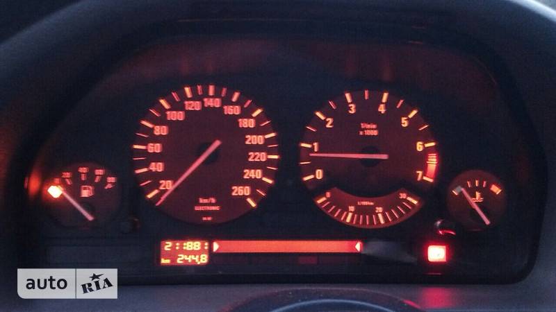 Седан BMW 5 Series 1993 в Киеве