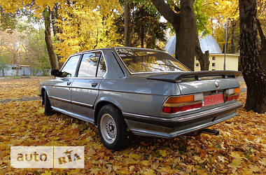 Седан BMW 5 Series 1984 в 