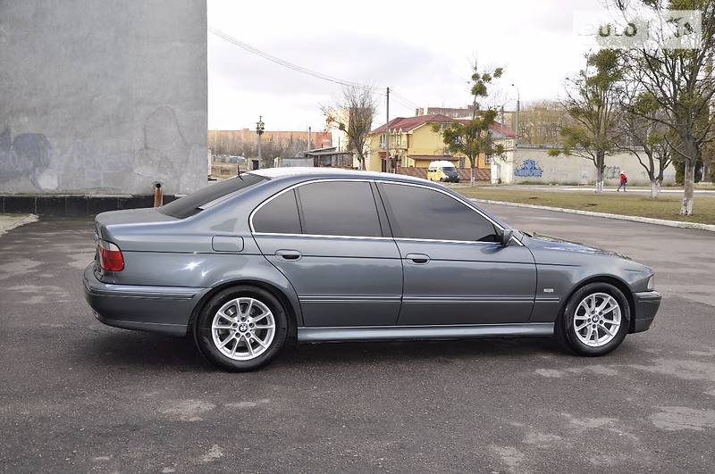 Седан BMW 5 Series 2003 в Ровно