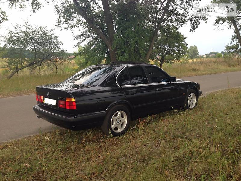 Седан BMW 5 Series 1995 в Киеве