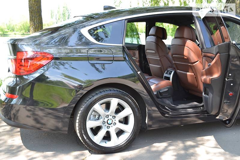 Седан BMW 5 Series 2011 в 