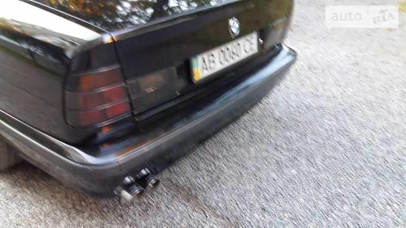 Седан BMW 5 Series 1993 в Киеве
