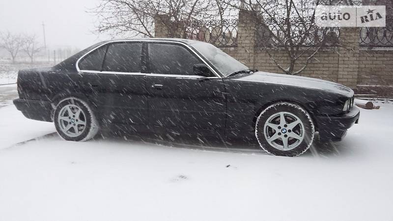 Седан BMW 5 Series 1993 в Бериславе