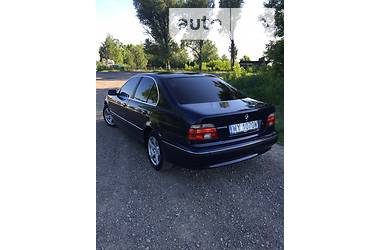 Седан BMW 5 Series 2000 в Черновцах