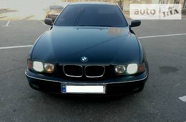 Седан BMW 5 Series 2000 в Мелитополе