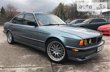 Седан BMW 5 Series 1989 в Киеве