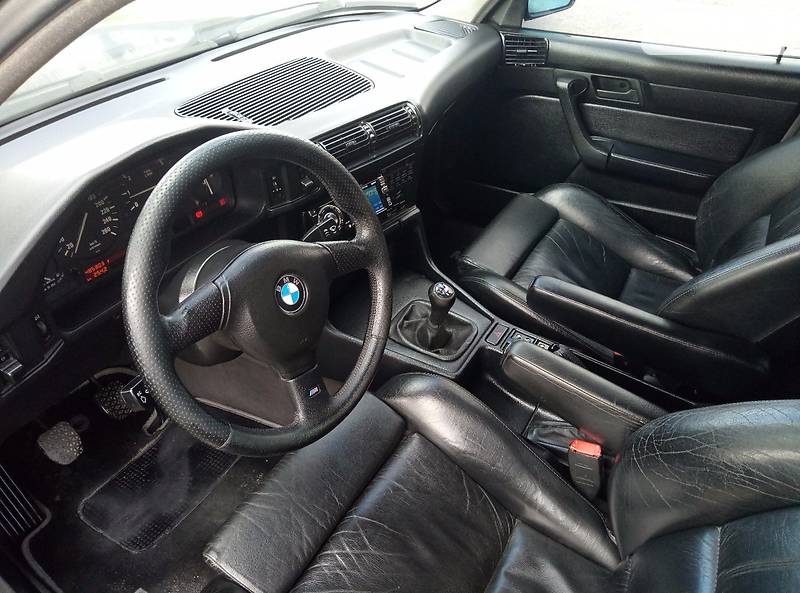 Седан BMW 5 Series 1990 в Запорожье
