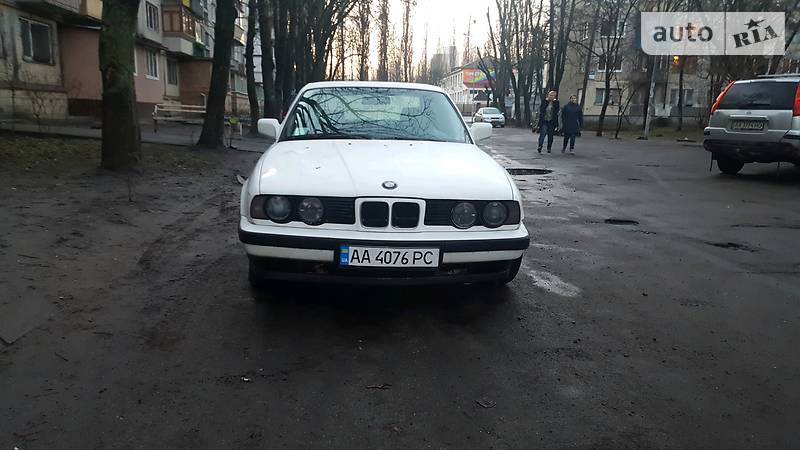 Седан BMW 5 Series 1991 в Киеве