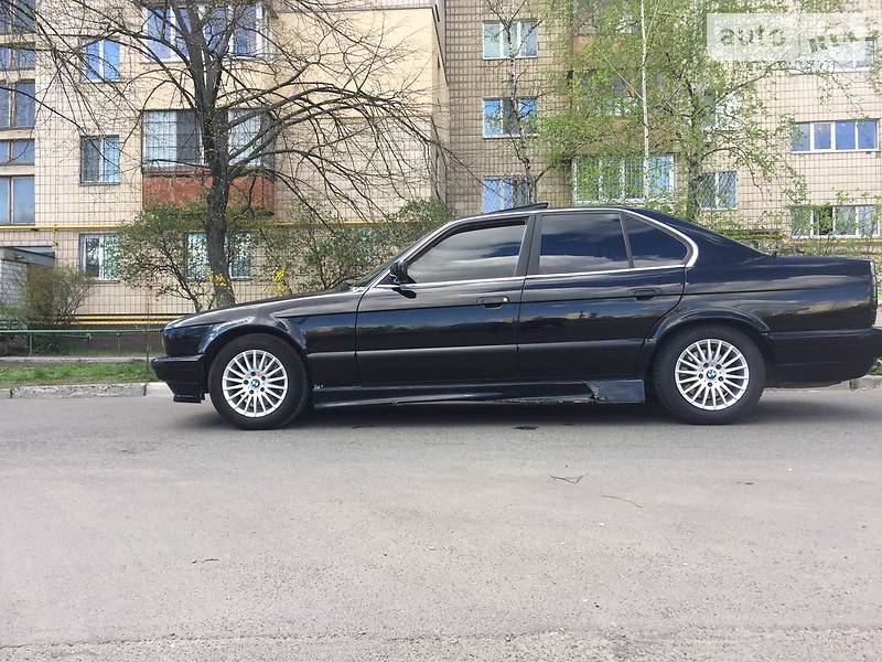 Седан BMW 5 Series 1993 в Киеве