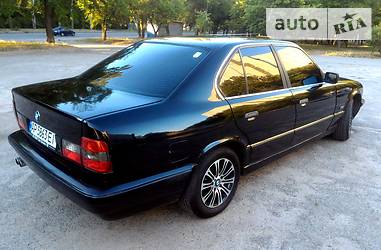 Седан BMW 5 Series 1993 в Запорожье