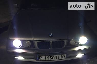 Седан BMW 5 Series 1993 в Каховке