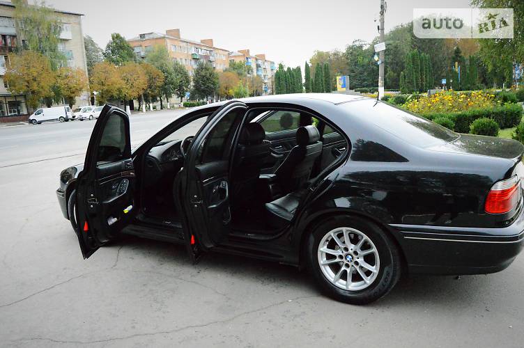 Седан BMW 5 Series 2003 в Староконстантинове