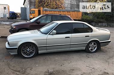 Седан BMW 5 Series 1992 в Днепре