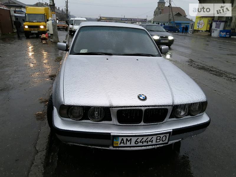 Седан BMW 5 Series 1994 в Виннице