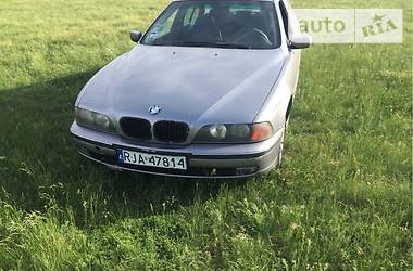 Седан BMW 5 Series 2000 в Благовещенском