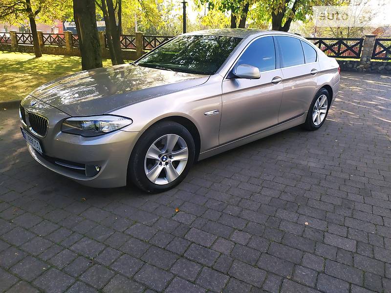 Седан BMW 5 Series 2010 в Калуше