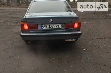 Седан BMW 5 Series 1988 в Кривом Роге