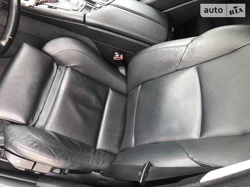 Седан BMW 5 Series 2011 в Самборі
