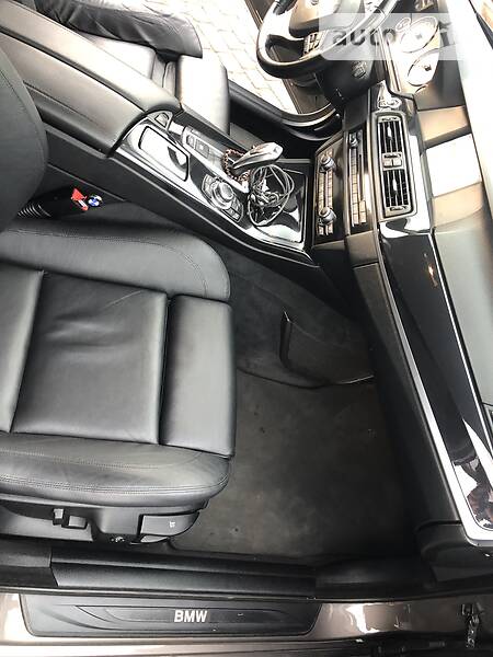 Седан BMW 5 Series 2011 в Самборі