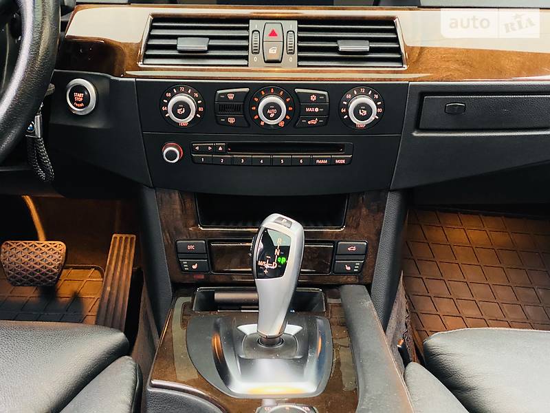 Седан BMW 5 Series 2009 в Харкові