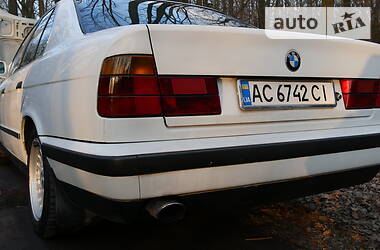 Седан BMW 5 Series 1988 в 