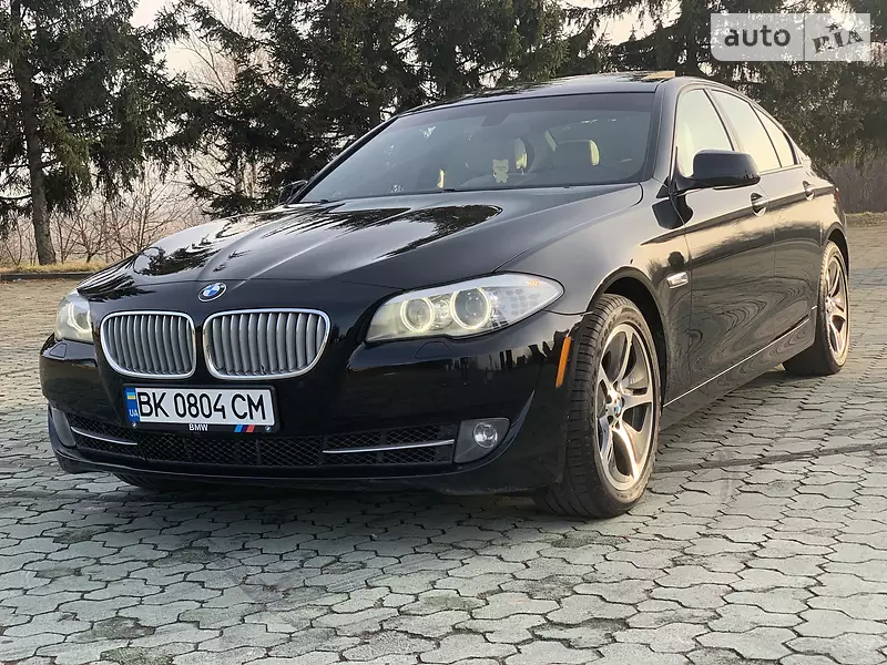 Седан BMW 5 Series 2012 в 