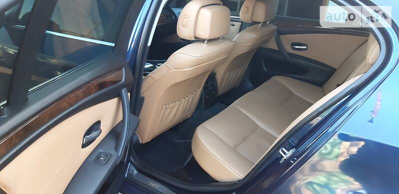 Седан BMW 5 Series 2009 в Вишневому фото 13 Седан BMW 5 Series 2009 в Вишневому