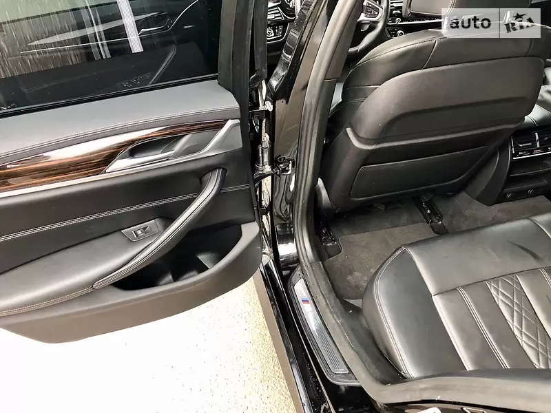 Седан BMW 5 Series 2017 в 