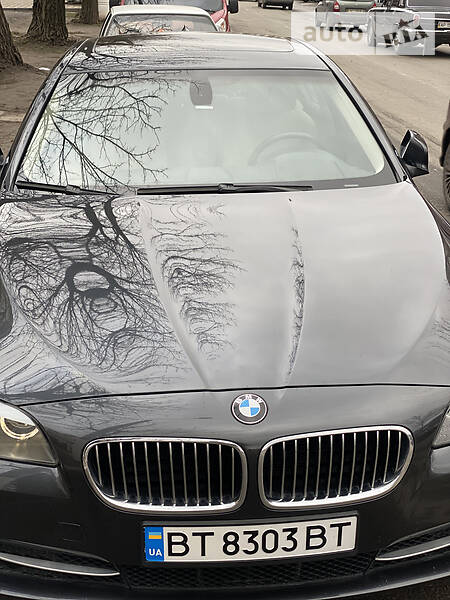 Седан BMW 5 Series 2010 в 