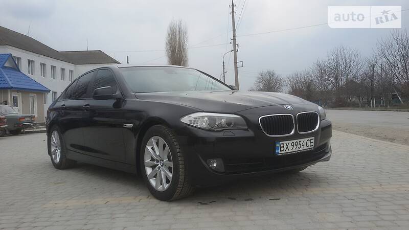 Седан BMW 5 Series 2012 в Чемеровцах