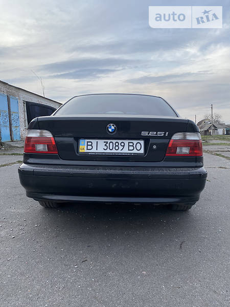 Седан BMW 5 Series 2001 в Хоролі