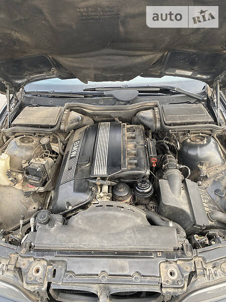 Седан BMW 5 Series 2001 в Хоролі